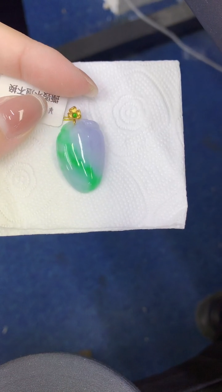 颈饰18K金镶嵌翡翠缅甸天然翡翠a货