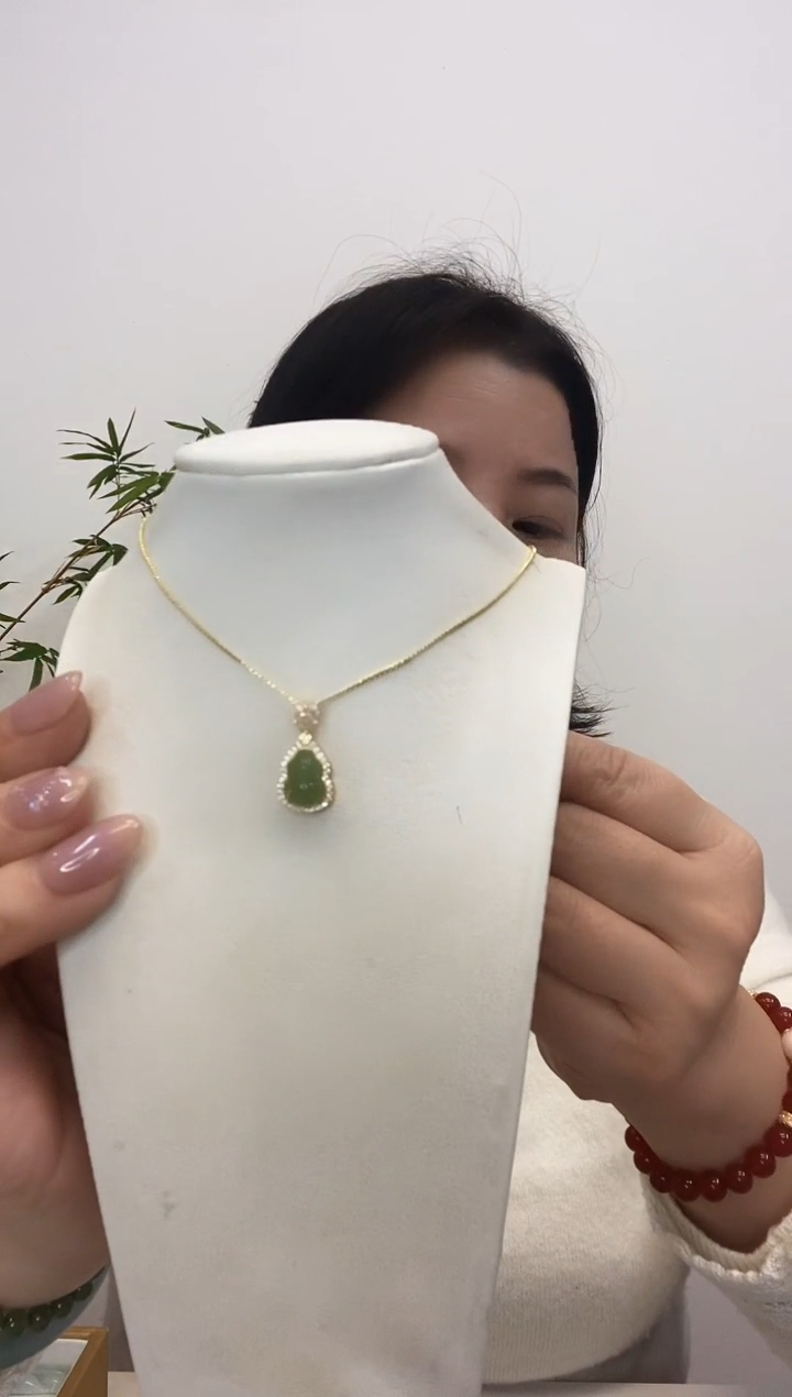 【闪购商品】和田玉颈饰银S925镶嵌碧玉小葫芦赠合金链