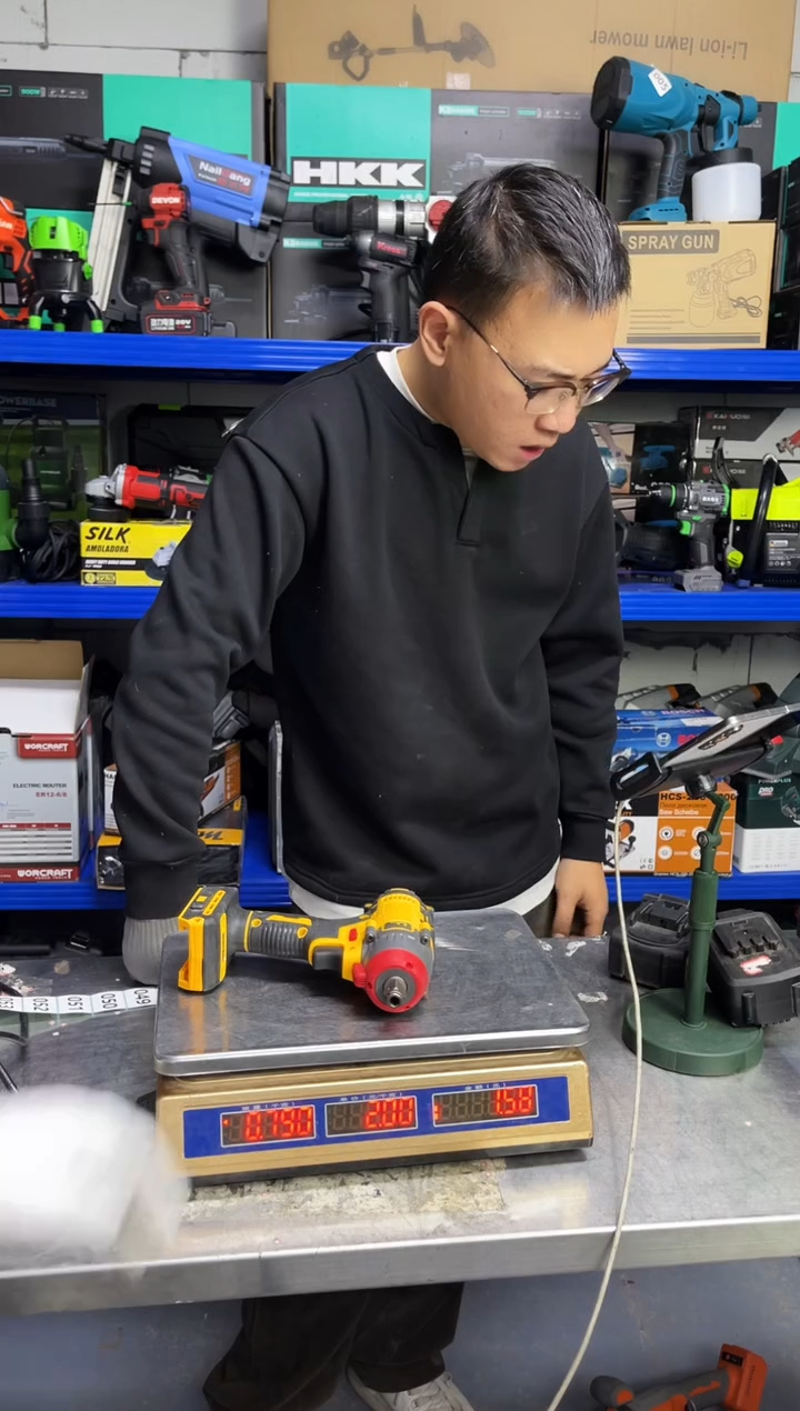 爱***哥二手工具听讲解看图片下单 没有运费险043