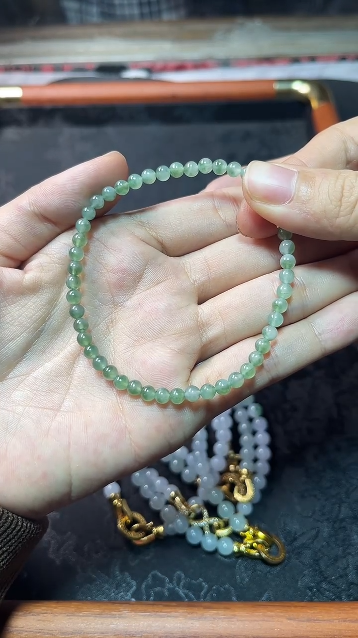 未镶嵌定制翡翠冰晴底飘绿花手串卡4+