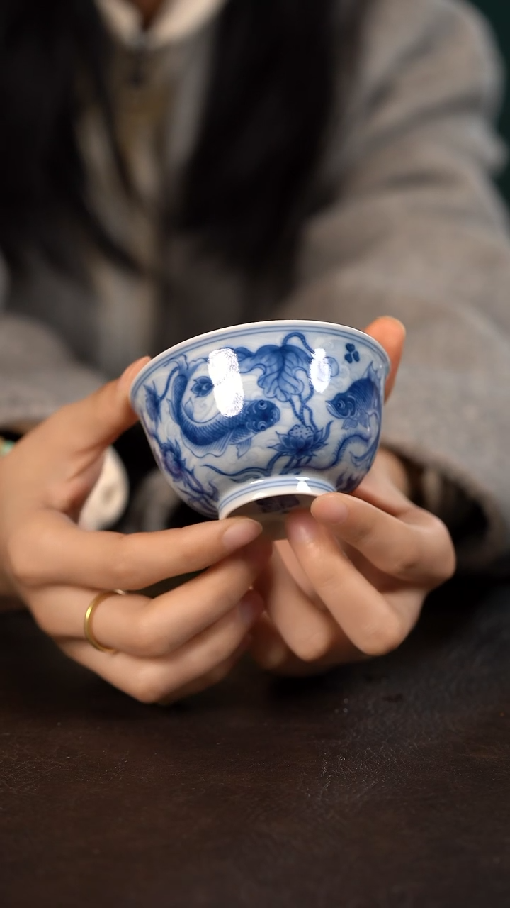 【闪购商品】杯望月怀古淡海水鱼藻纹撇口杯