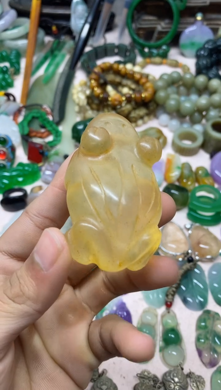 【闪购商品】24直播间的实时画面