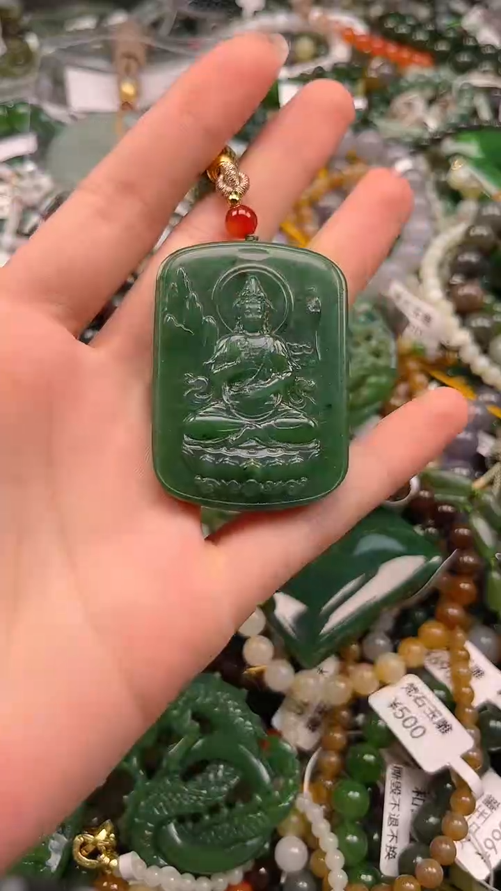 和田玉未镶嵌颈饰1