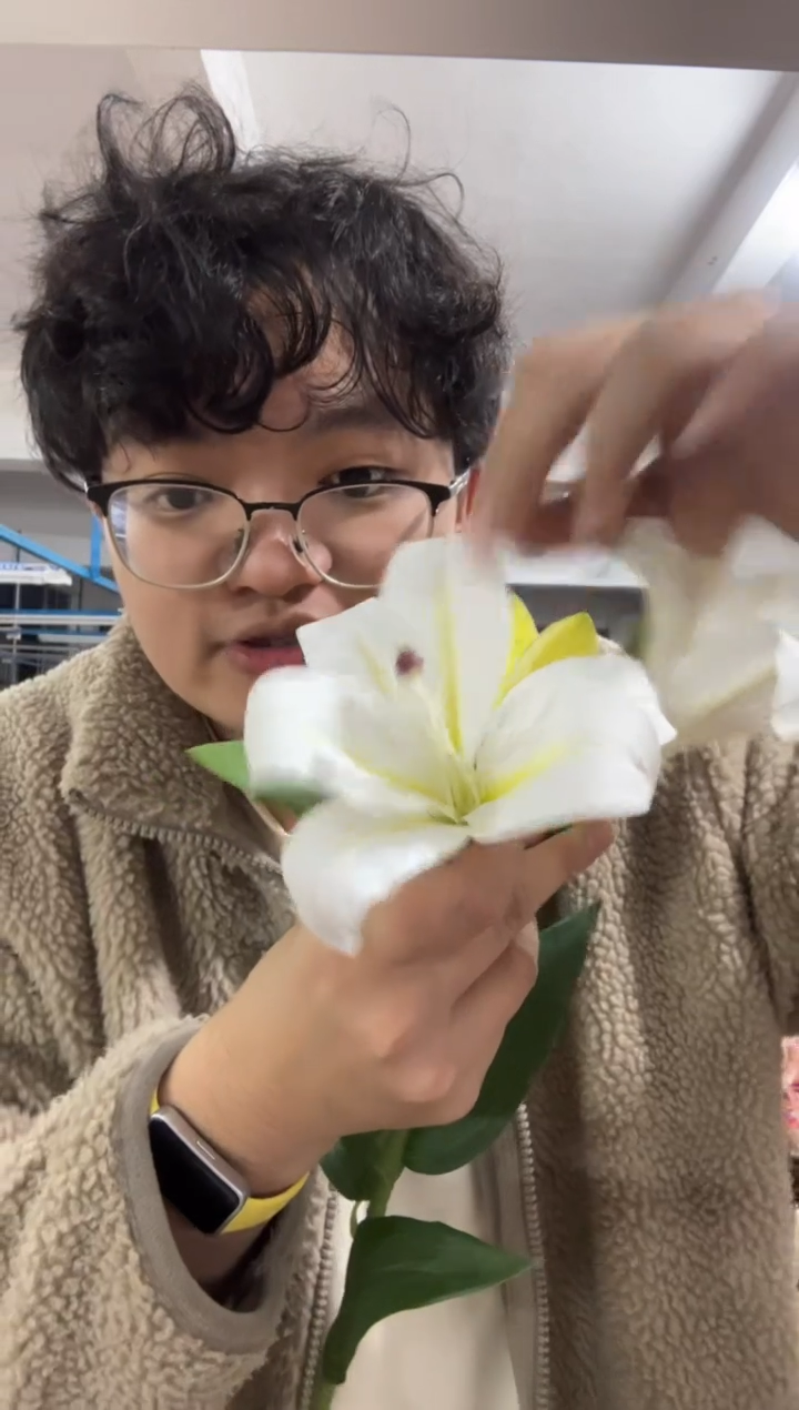 【闪购商品】仿真花朵百合花1束