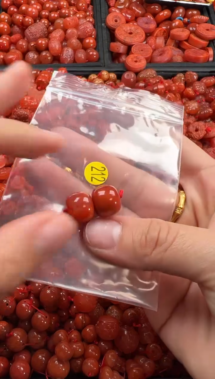 【闪购商品】南红玛瑙颈饰未镶嵌1