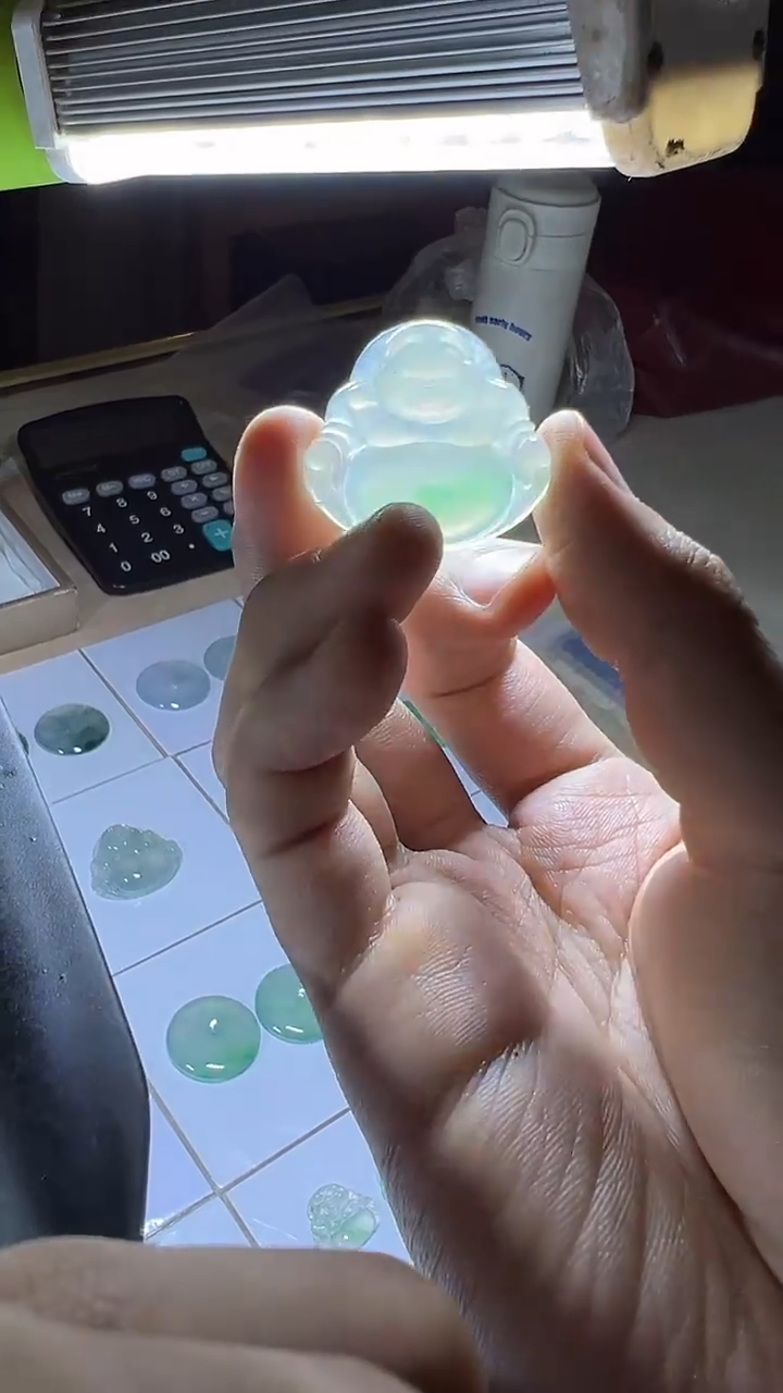 定制翡翠未镶嵌佛公