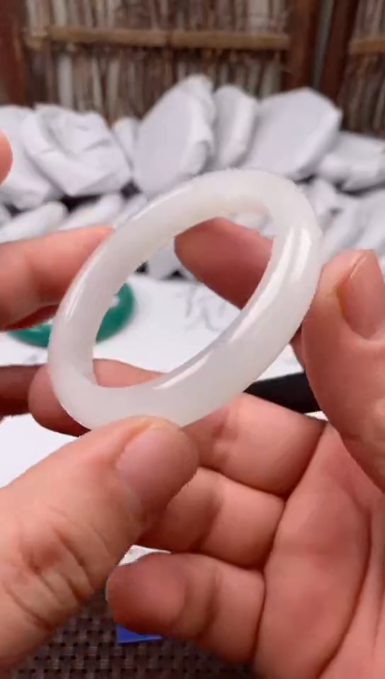 【闪购商品】石英质玉手镯未镶嵌193-52/3多样性发货看清圈口下单