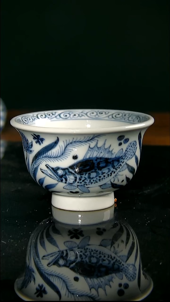 摆件陶凌兮君窑鱼藻纹压手杯
