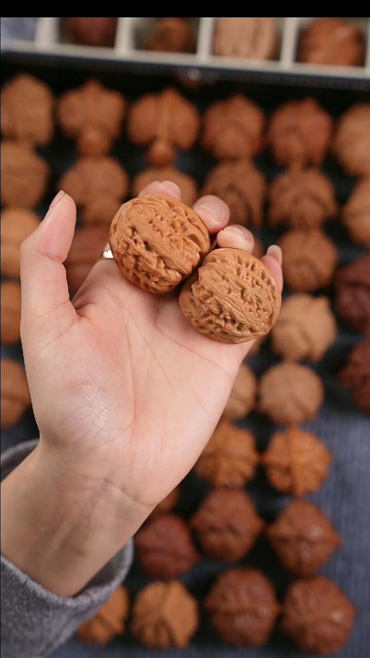 【闪购商品】文玩核桃吊坠红锦鲤