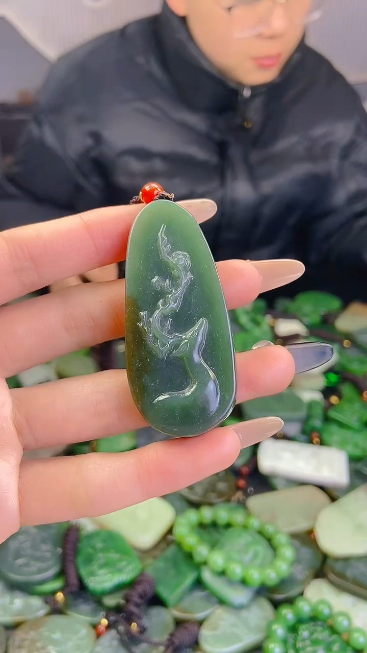 颈饰未镶嵌和田玉1