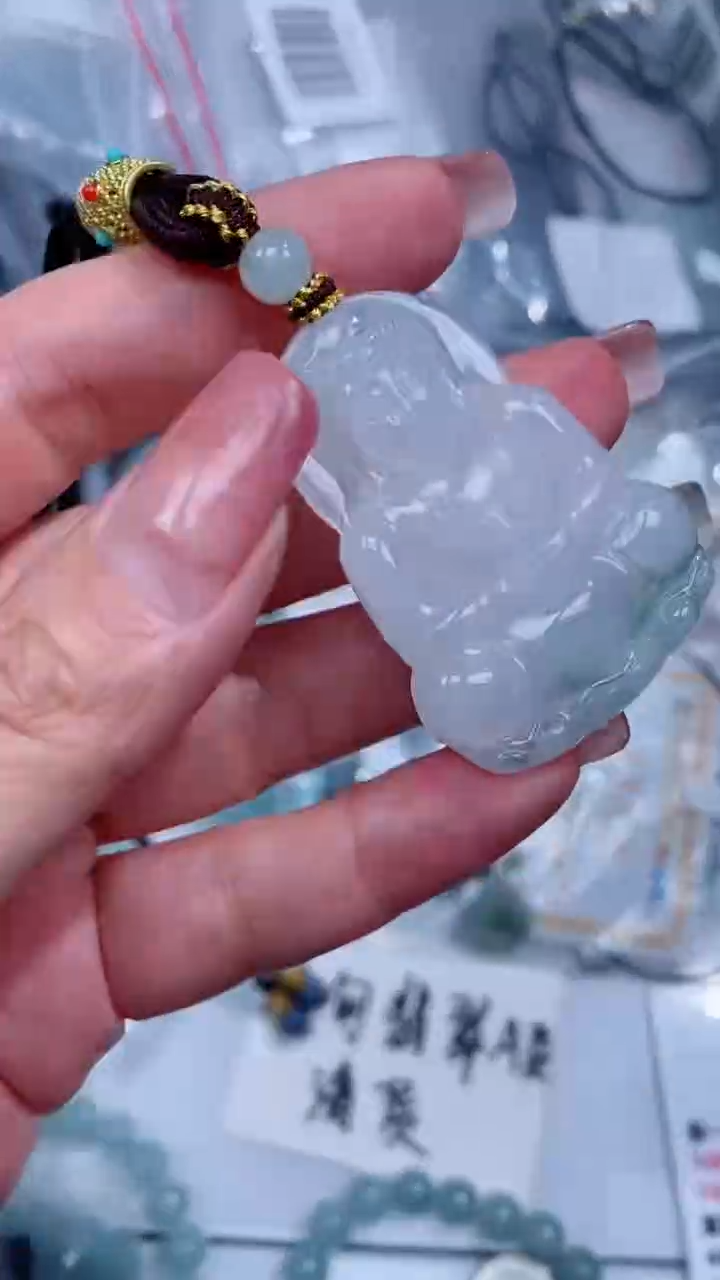 翡翠未镶嵌颈饰吊坠