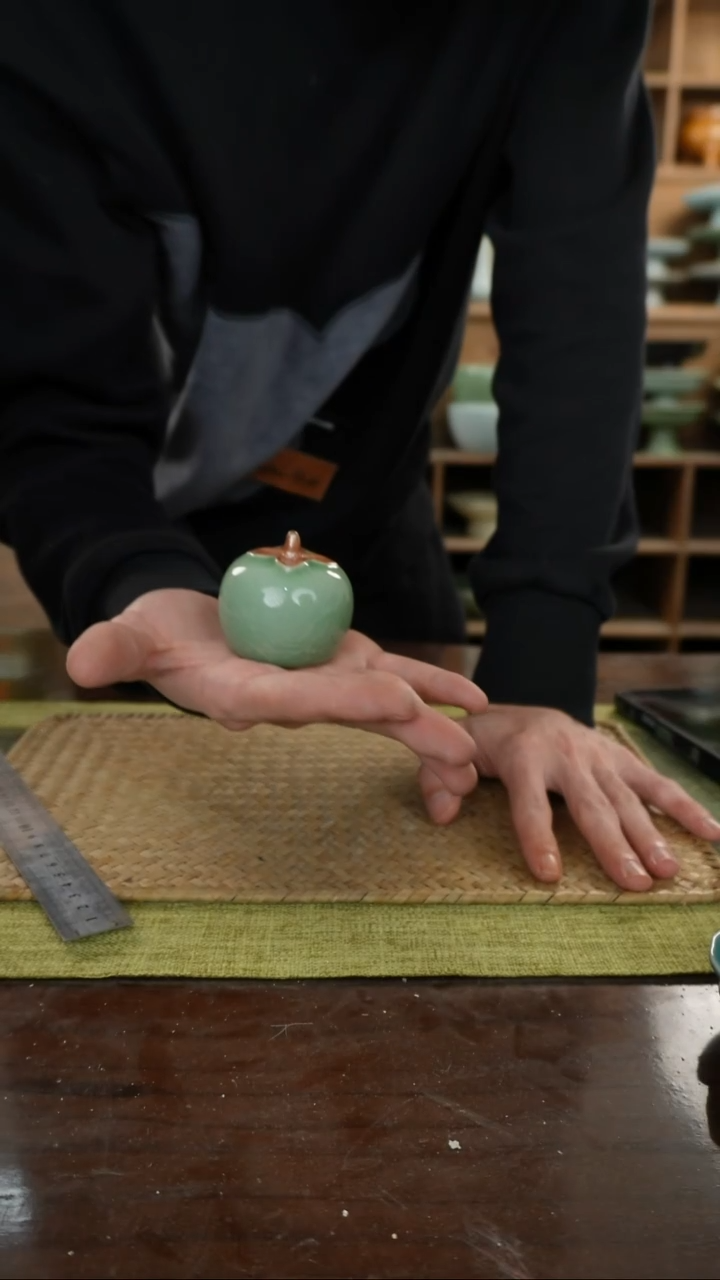 陶瓷双色柿子A茶宠