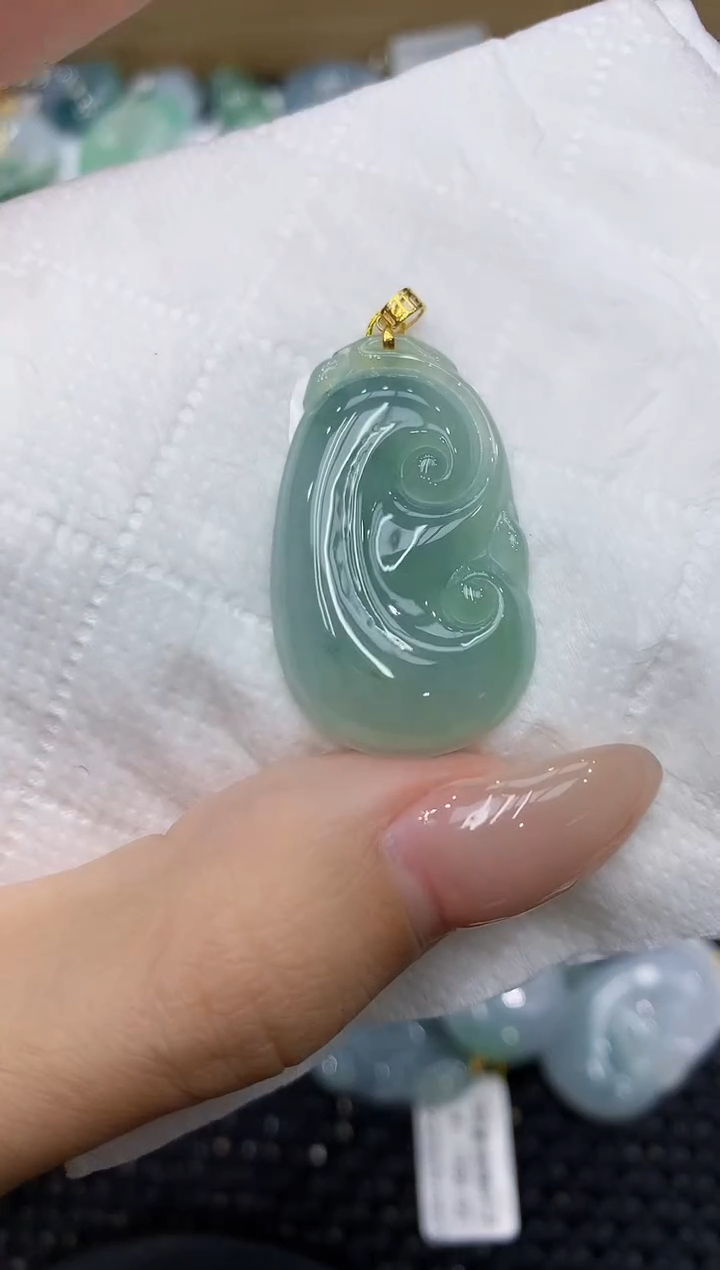 翡翠18K金镶嵌颈饰111111111111