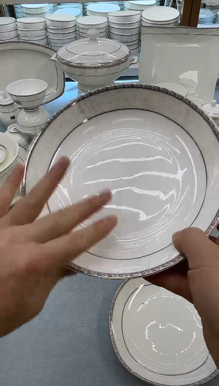 骨瓷玲珑8饭2个   