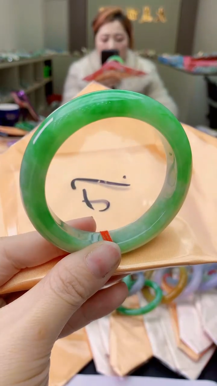 【闪购商品】翡翠手镯未镶嵌0850944739