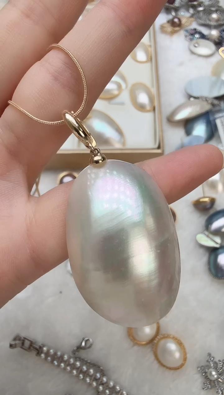 铜合金无光板吊坠马贝