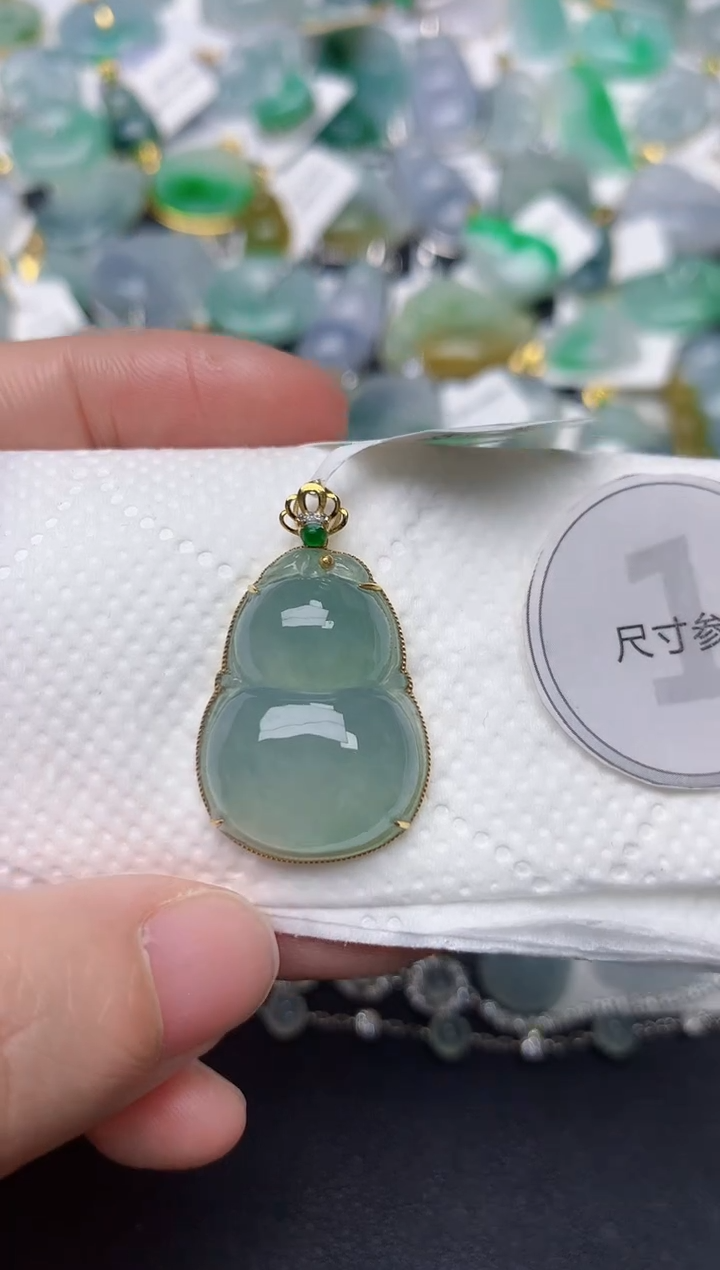 颈饰18K金镶嵌翡翠天然缅甸A货翡翠