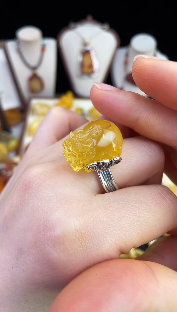 琥珀未镶嵌珠宝奇石柒月