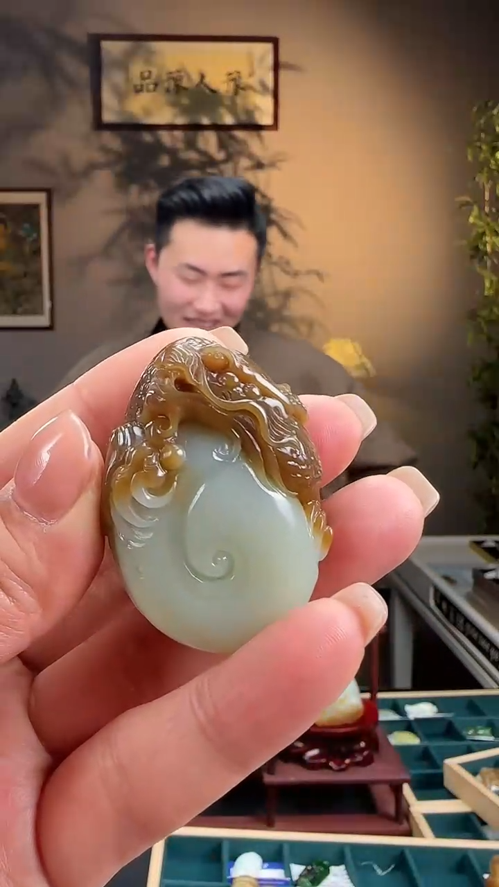 【闪购商品】和田玉吊坠未镶嵌糖玉龙c4384