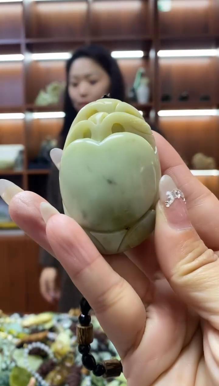 未镶嵌岫玉手把   