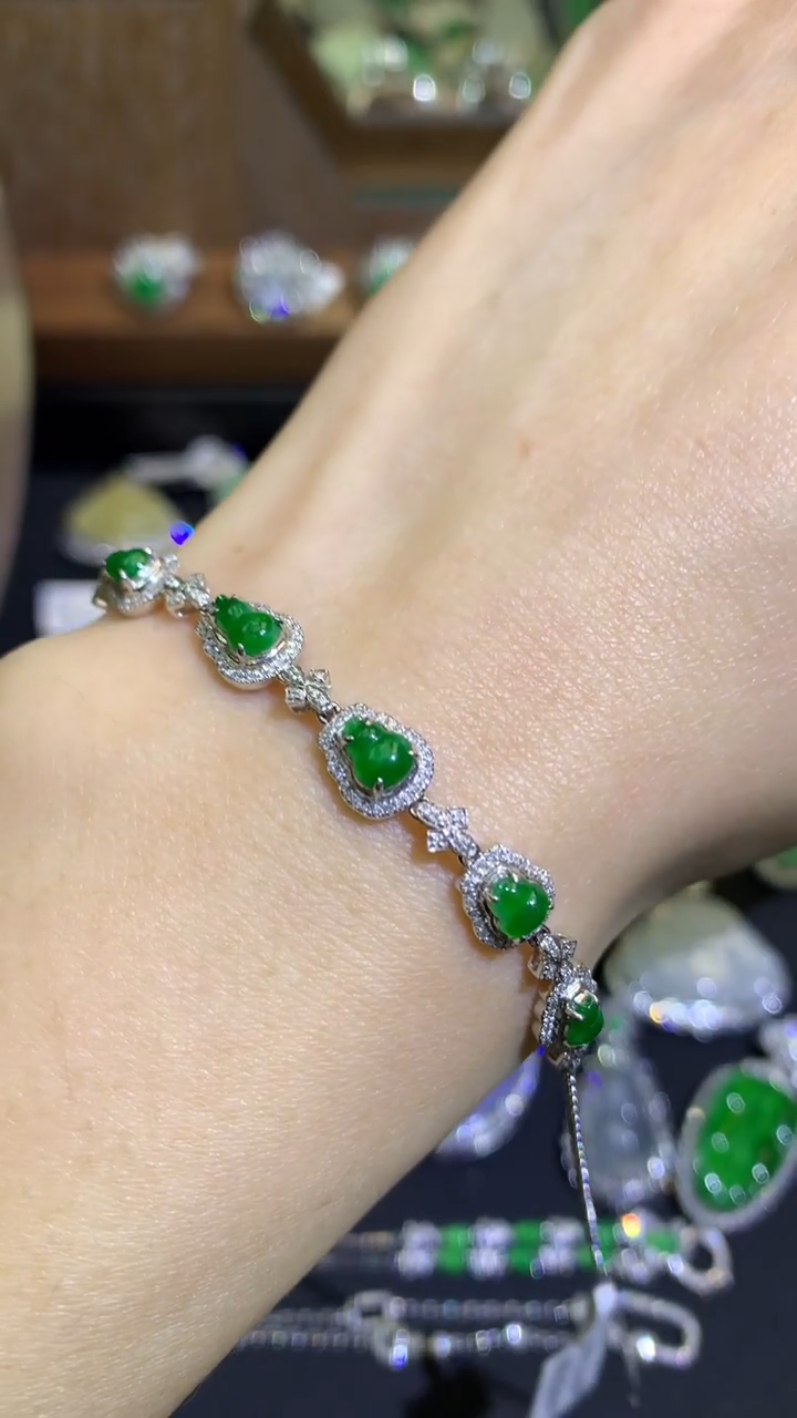 【闪购商品】翡翠吊坠(不含链)18K金镶嵌手链