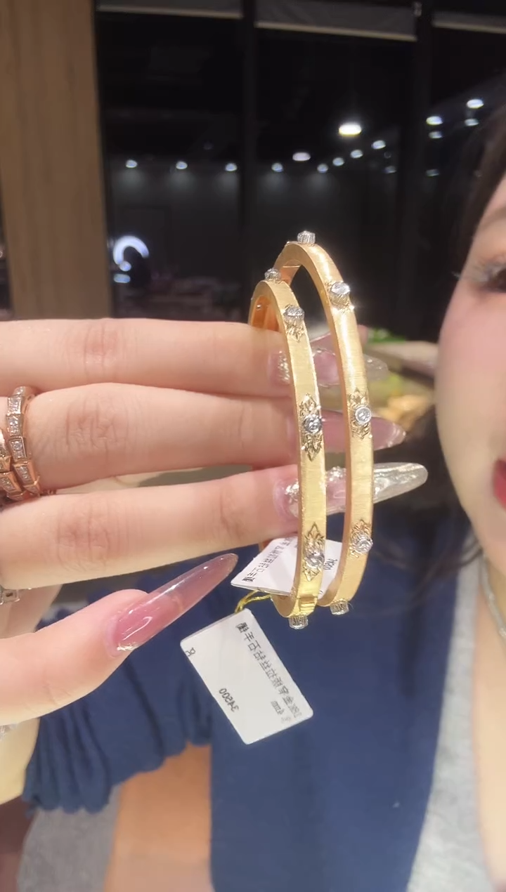 【闪购商品】钻石手镯18K金镶嵌3.4MM10钻多样性发其一