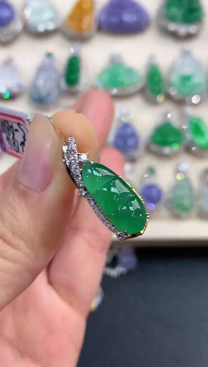 【闪购商品】翡翠吊坠(不含链)18K金镶嵌D7  