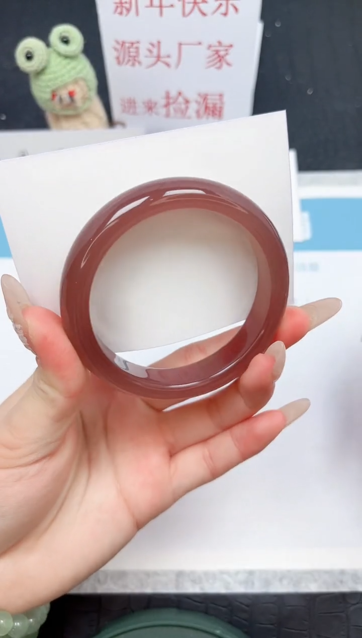 【闪购商品】石英质玉手镯未镶嵌68-56