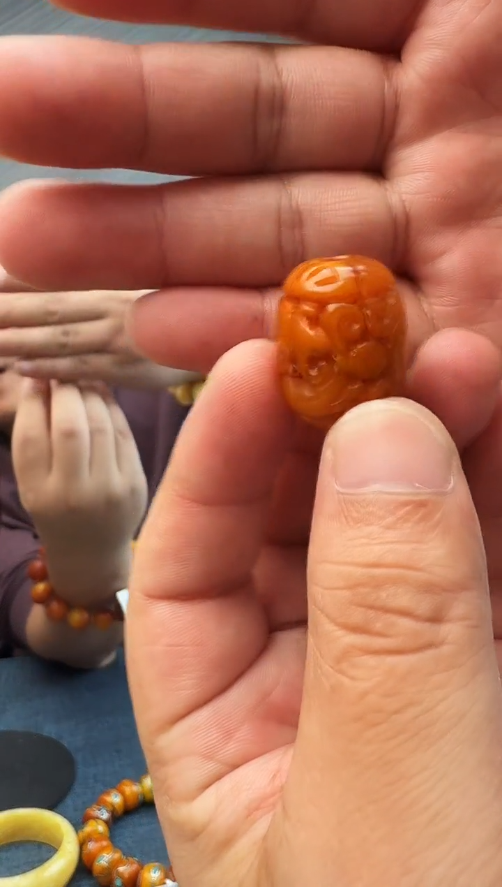 蜜蜡未镶嵌珠宝奇石假一罚十4，18多样性发其一