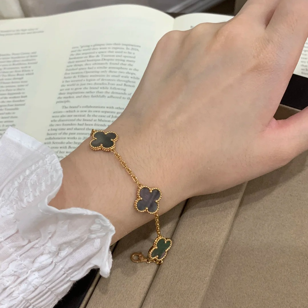 【直播福利】18K金灰贝五花手链 RZN