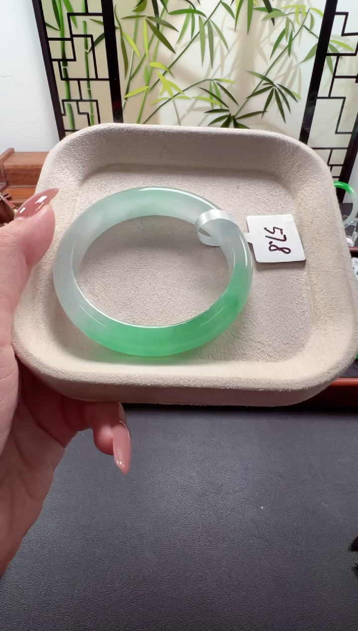 姐姐们...不要抢拍