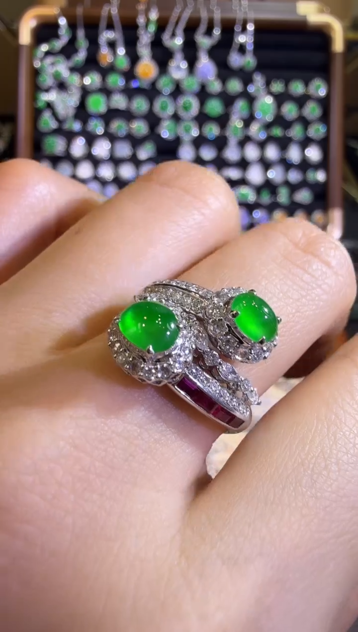 【闪购商品】翡翠18K金镶嵌戒指龙石种蛋面戒指