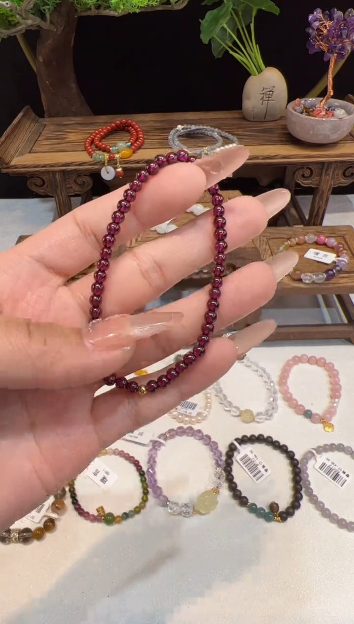 【闪购商品】手绳未镶嵌石榴石@@手饰