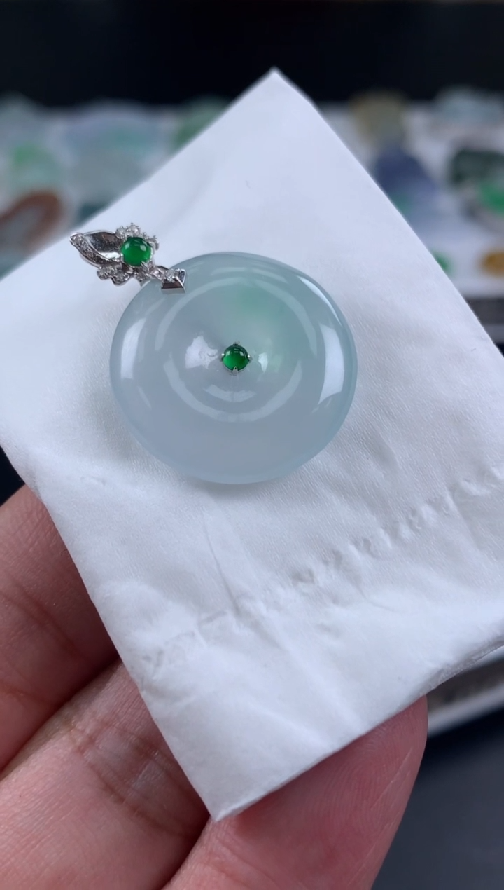 【闪购商品】翡翠颈饰18K金镶嵌翡翠