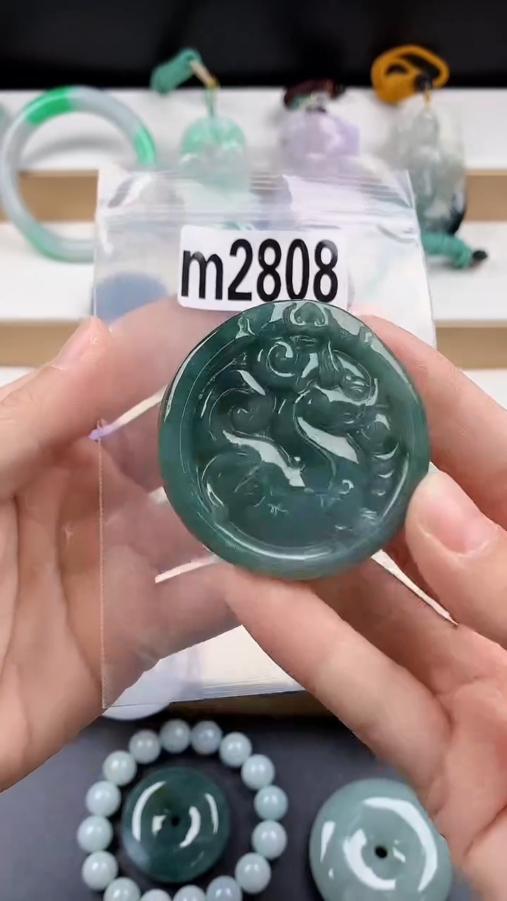 颈饰未镶嵌翡翠天然翡翠吊坠挂件