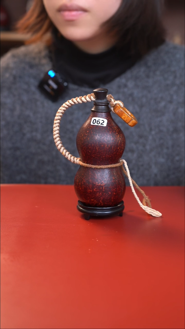 062手工大漆酒葫芦，牛角塞