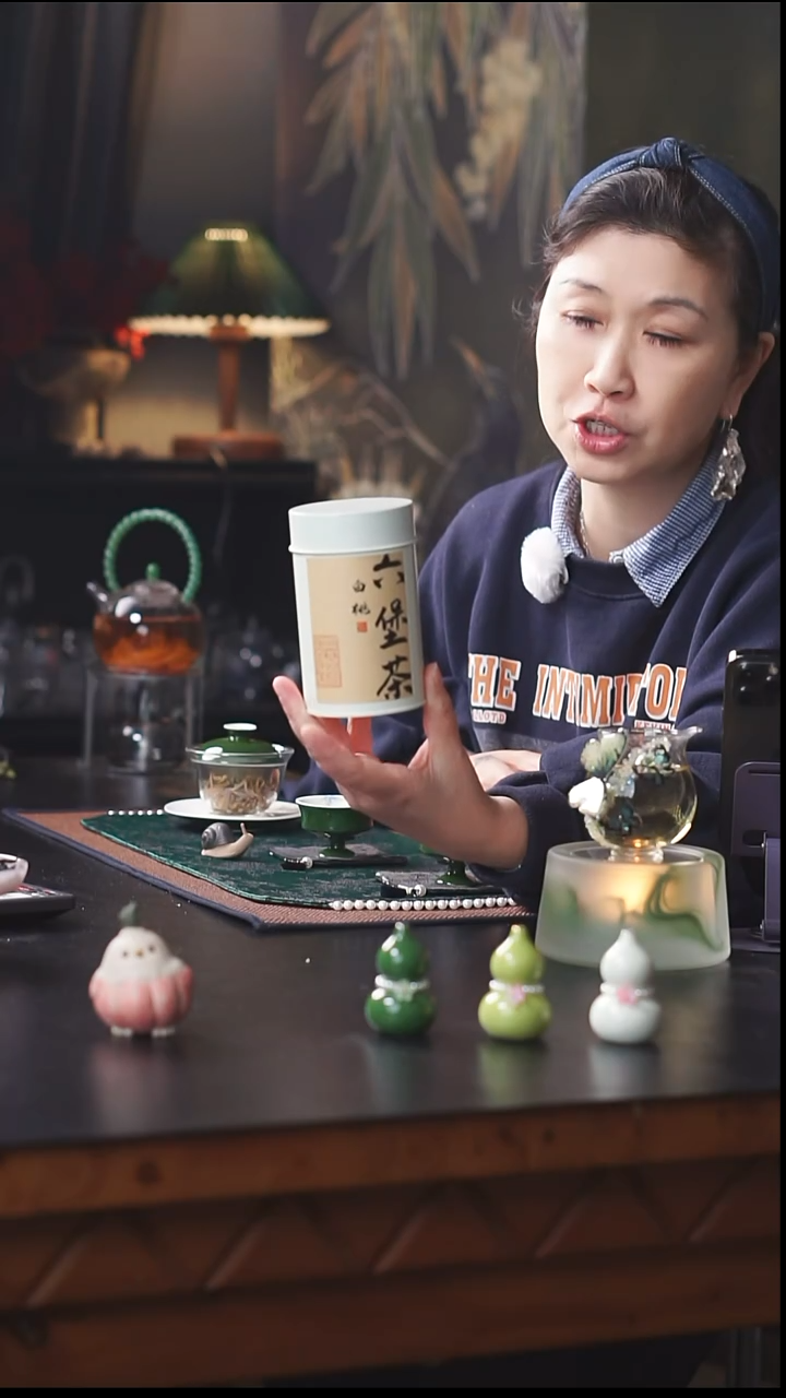 白桃口味大罐六堡茶