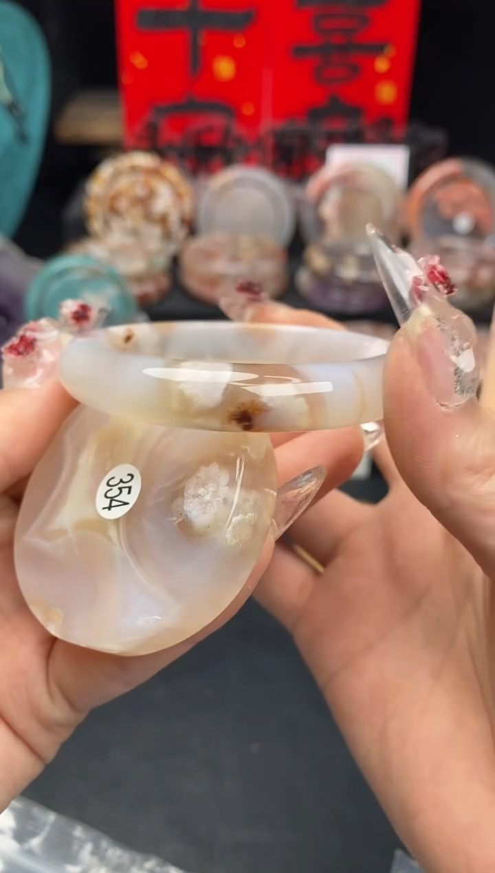 【闪购商品】石英质玉手镯（圆镯）未镶嵌55