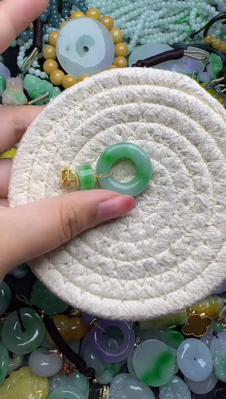 翡翠未镶嵌颈饰天然缅甸翡翠吊坠