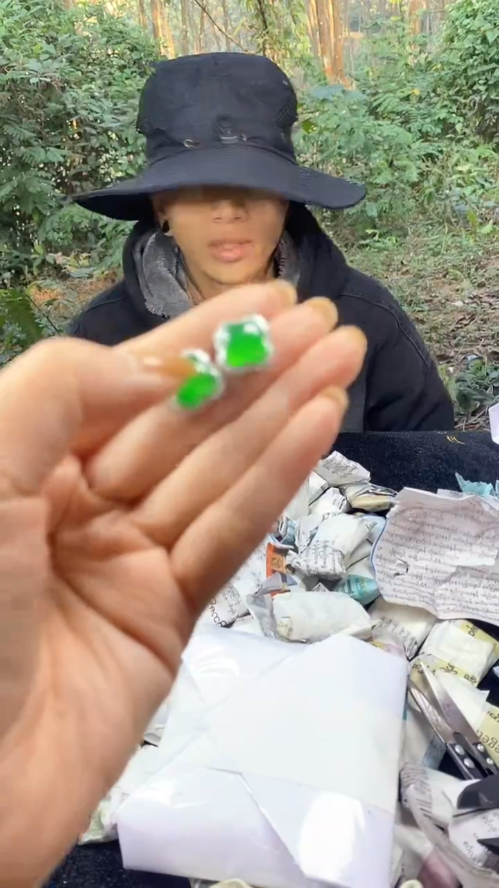 满色吊坠 所见即所得 ！！