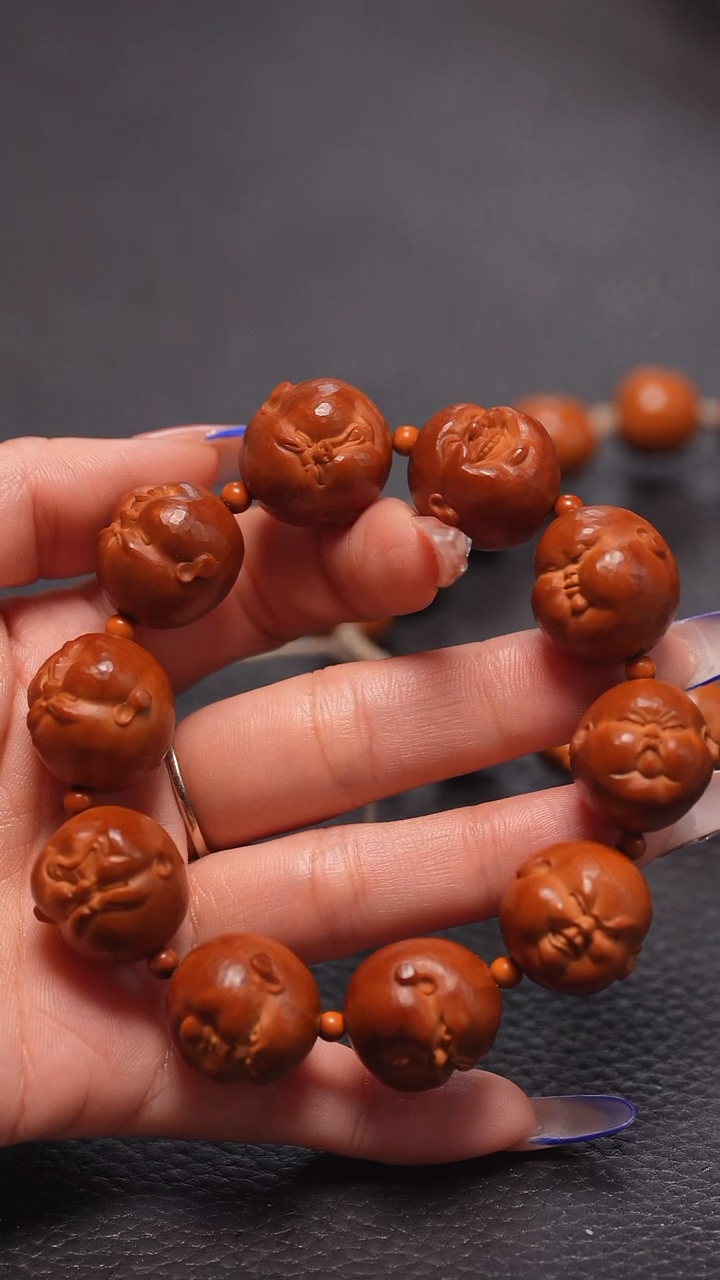 手串橄榄核1.95+/人生百态