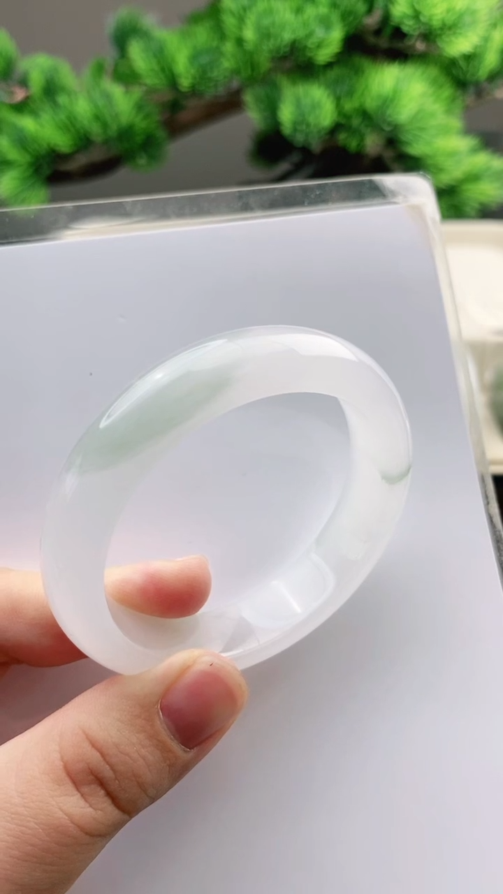 【闪购商品】石英质玉手镯未镶嵌51