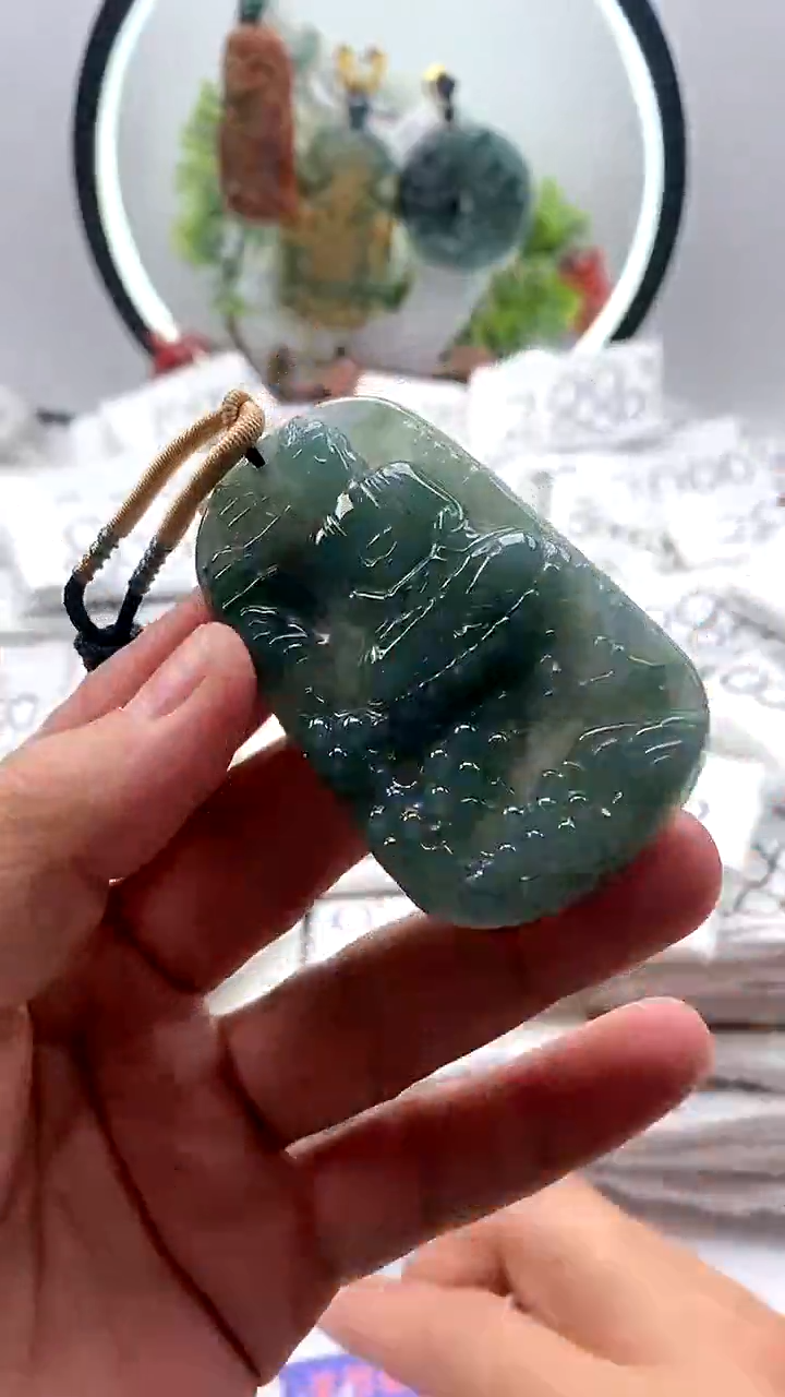 【闪购商品】翡翠颈饰未镶嵌大日如来