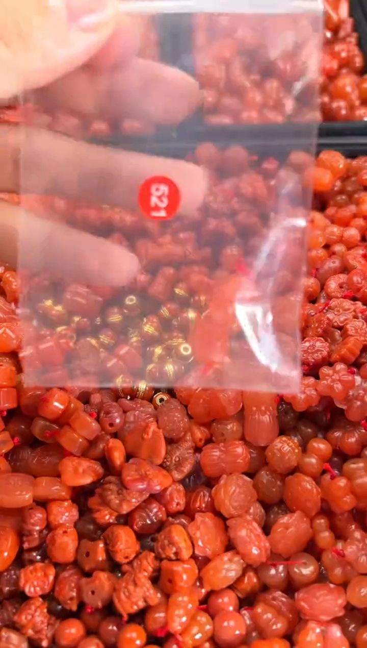 【闪购商品】南红玛瑙颈饰未镶嵌1