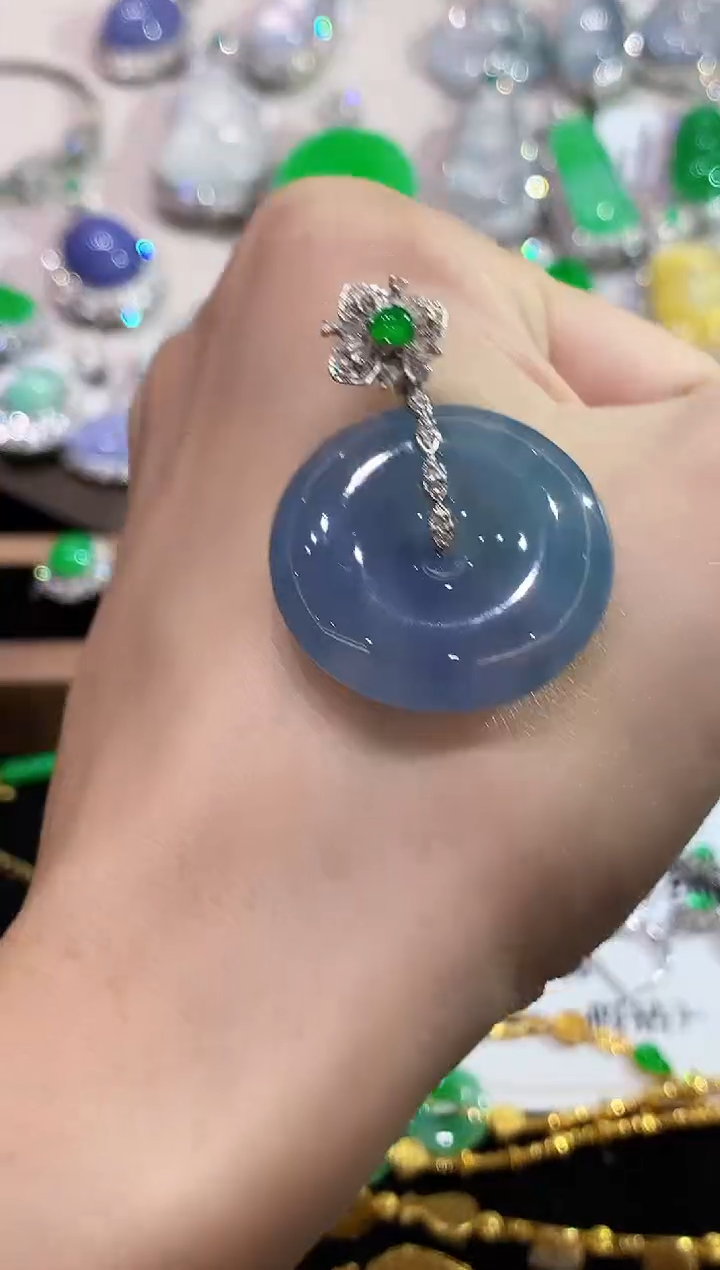 吊坠(不含链)18K金镶嵌翡翠X多样性发其一