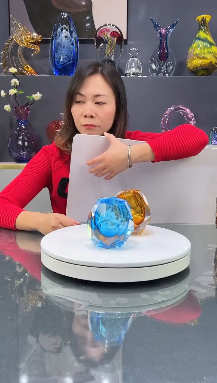 手工艺品琉璃大**居 水晶琉璃香薰瓶1个