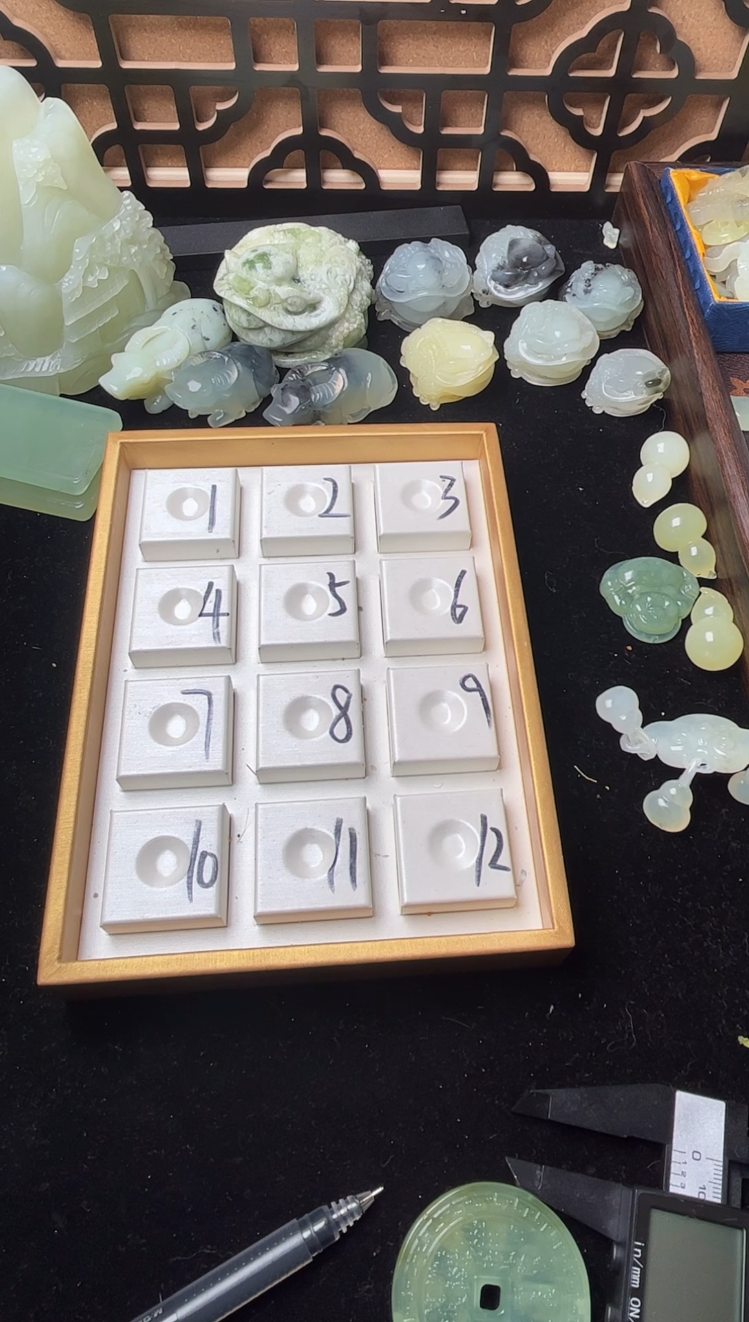 未镶嵌蛇纹石玉珠宝半成品1