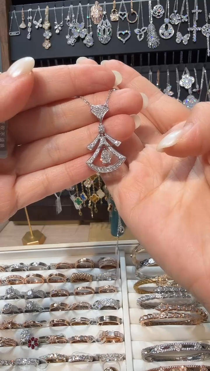 铂Pt950镶嵌实验室培育钻石项链