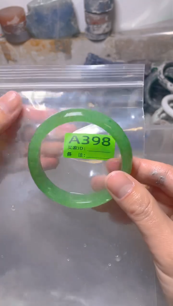 【闪购商品】石英质玉手镯未镶嵌59