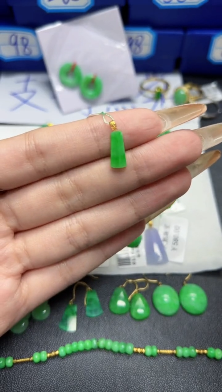 【闪购商品】翡翠颈饰18K金镶嵌Y缅料A货/支持复检/一件